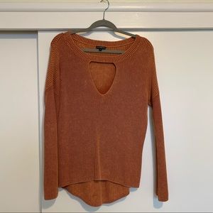 Key hole sweater